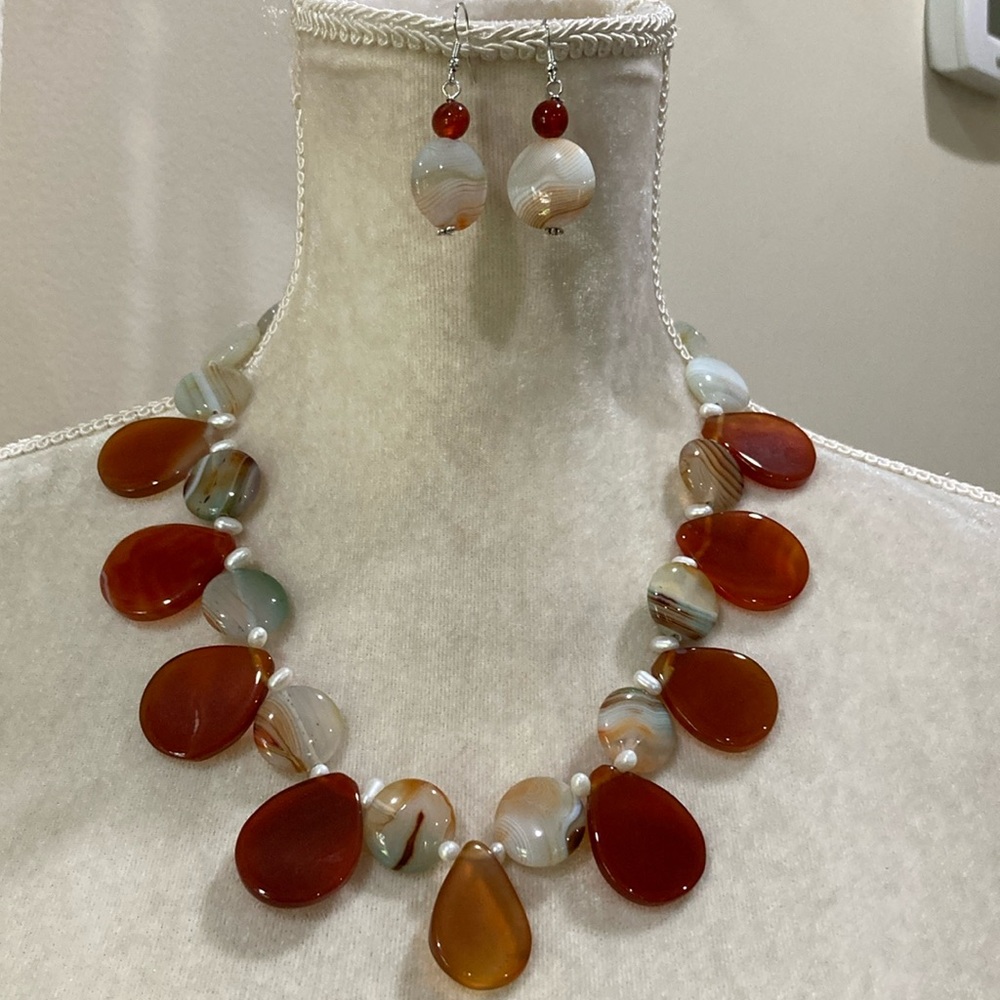 Agate & Pearl
